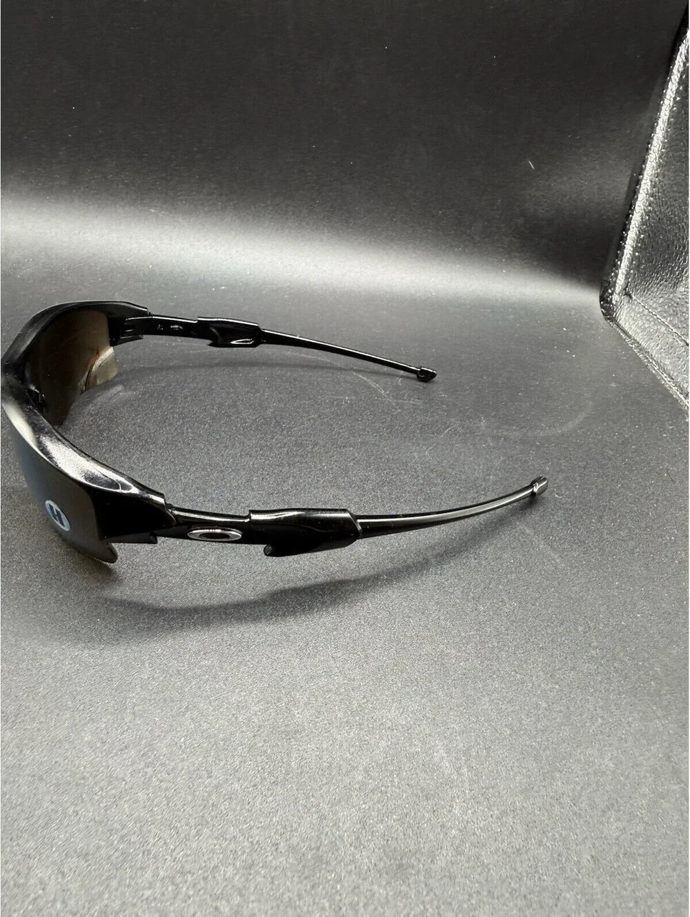 Oakley rubbers included